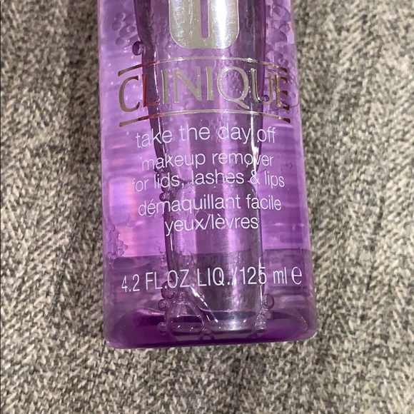 Clinique Makeup Remover - Picture 3 of 4